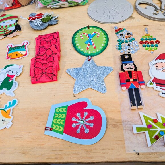 Christmas Paper Crafting Accessories Bundle - Picture 4 of 5